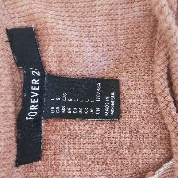 Forever 21 Pink Cut Out Short Sleeve Tee - Picture 4 of 5